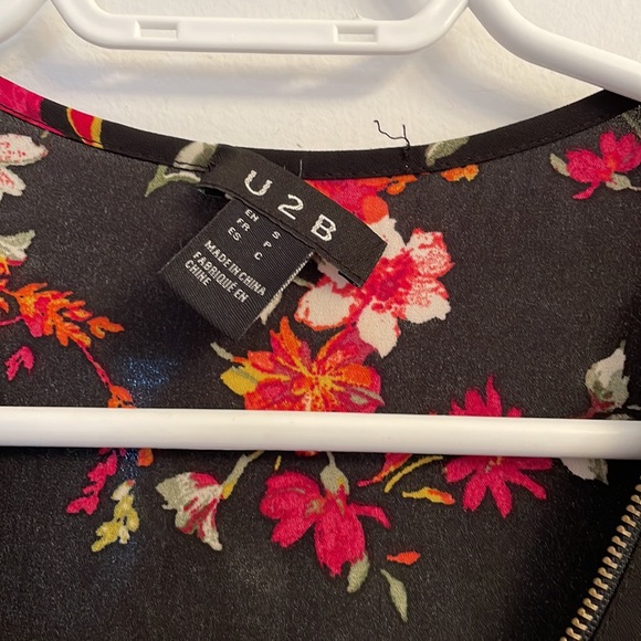 Semi formal blouse - Picture 2 of 3